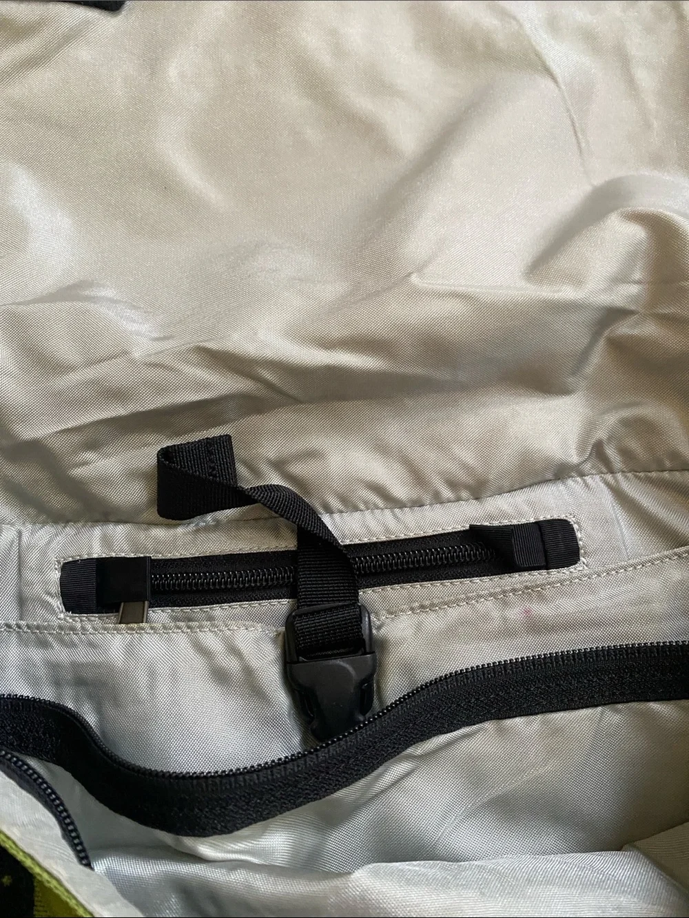 Patagonia messenger bag-green
